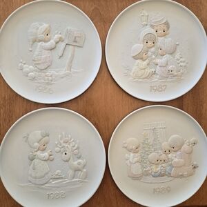 Precious Moments Set Of 4 Collectible Porcelain Plates - Christmas Love Series